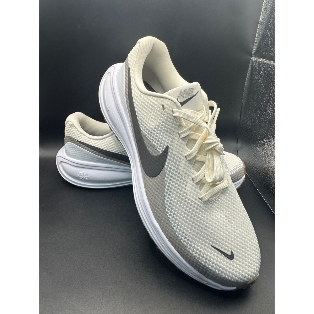 Nike Revolution 8 Wide Mens 11 Womens 9.5 Sail Iron Grey Running Shoes
